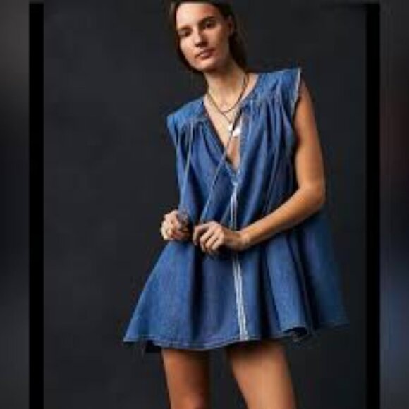 We the Free Summer Love Chambray Oversize Henley Blouse Top Blue - SIZE XS - Picture 2 of 7